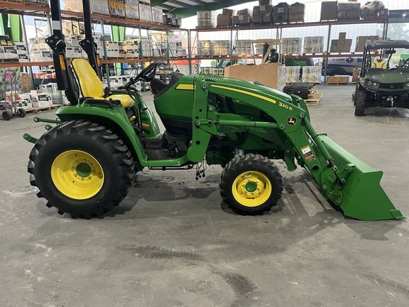 Image of John Deere 3046R