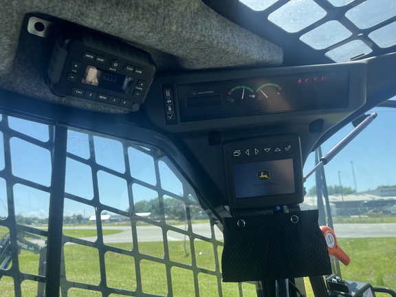 Pre-Owned John Deere 325G in Okeechobee, FL Photo 7
