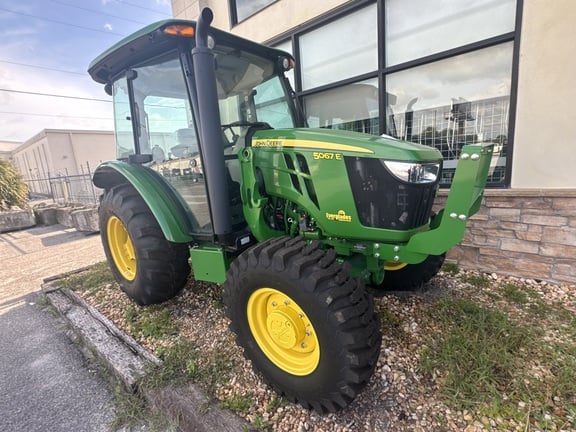 Image of John Deere 5067E