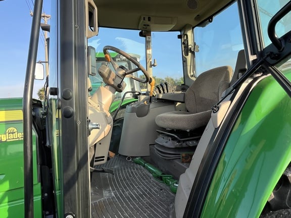 Pre-Owned John Deere 6130M in Okeechobee, FL Photo 5