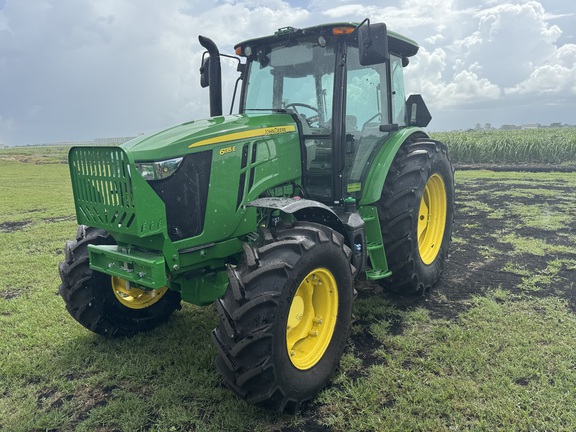 Image of John Deere 6135E