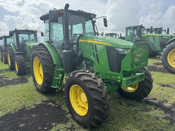 Image of John Deere 6135E