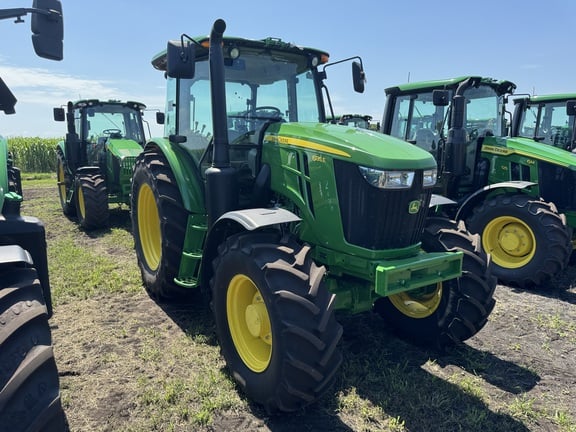 Image of John Deere 6135E