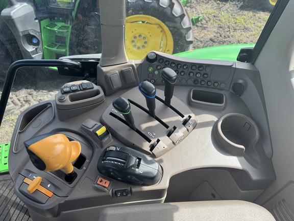 Pre-Owned John Deere 6155M in Belle Glade, FL Photo 5