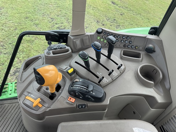 Pre-Owned John Deere 6M 165 in Belle Glade, FL Photo 5