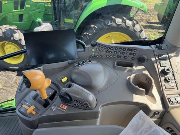 Pre-Owned John Deere 6R 130 in Belle Glade, FL Photo 5