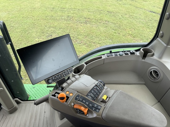 Pre-Owned John Deere 7R 210 in Belle Glade, FL Photo 5
