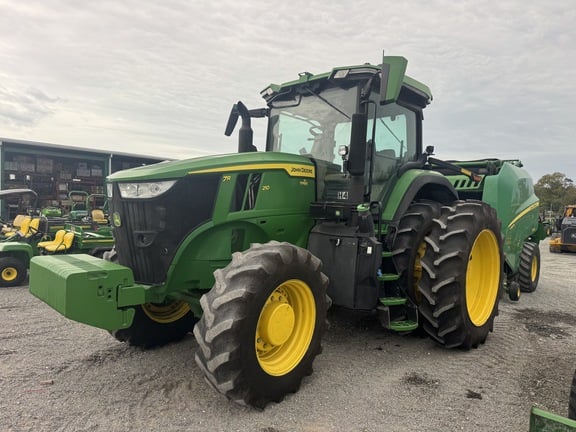 Image of John Deere 7R 210