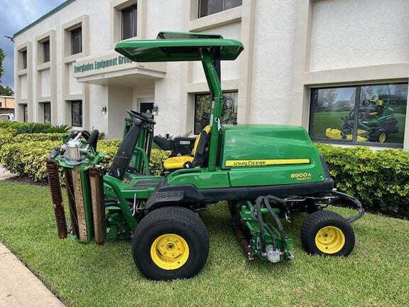 Image of John Deere 8900A