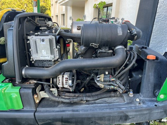 Pre-Owned John Deere 8900A in Boynton Beach, FL Photo 6