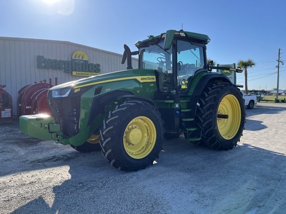 Image of John Deere 8R 230