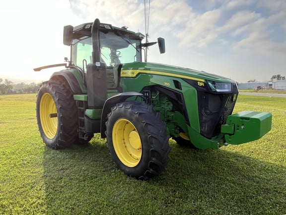 Image of John Deere 8R 250