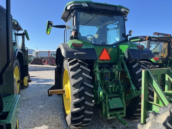 Image of John Deere 8R 250
