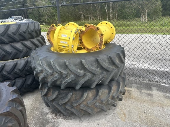 Pre-Owned John Deere 8R 340 in Fort Pierce, FL Photo 6