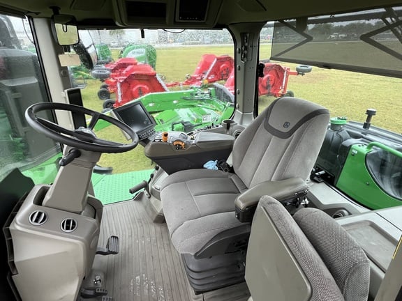 Pre-Owned John Deere 9R 440 in Okeechobee, FL Photo 5