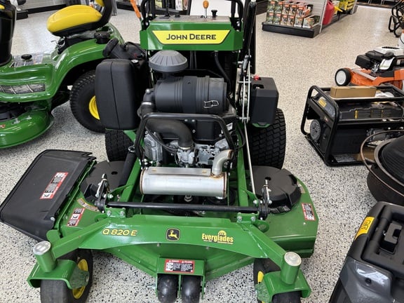 Image of John Deere Q820E