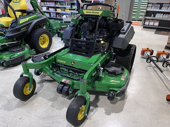Image of John Deere Q820M