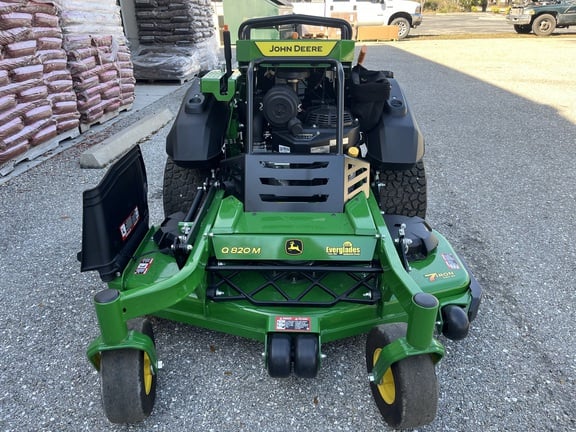 Image of John Deere Q820M