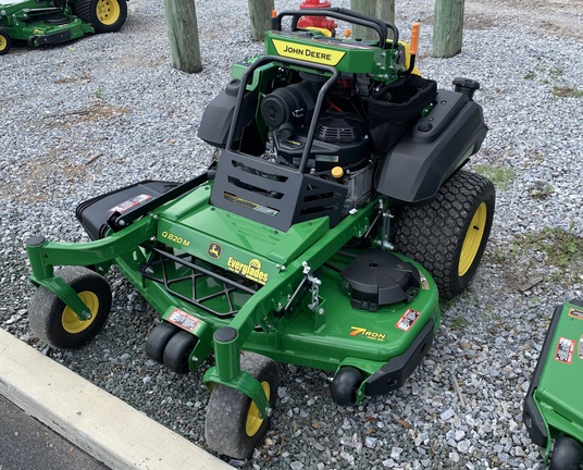 Image of John Deere Q820M
