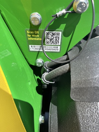 Pre-Owned John Deere Q865R 60 in Naples, FL Photo 5
