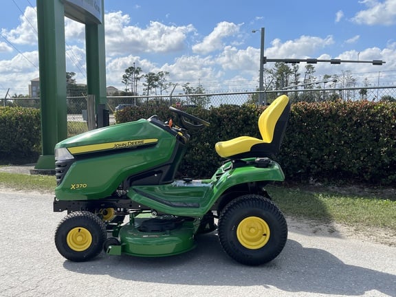 Image of John Deere X370