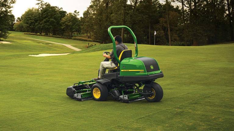 John Deere 2550 PrecisionCut™ Product Image