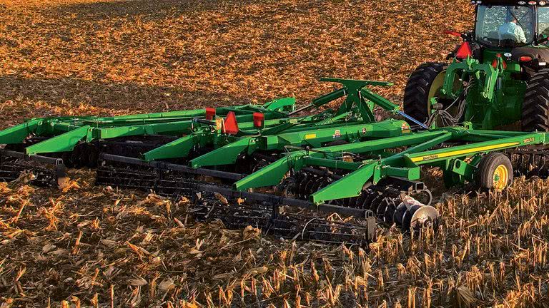 John Deere 2623VT Product Image