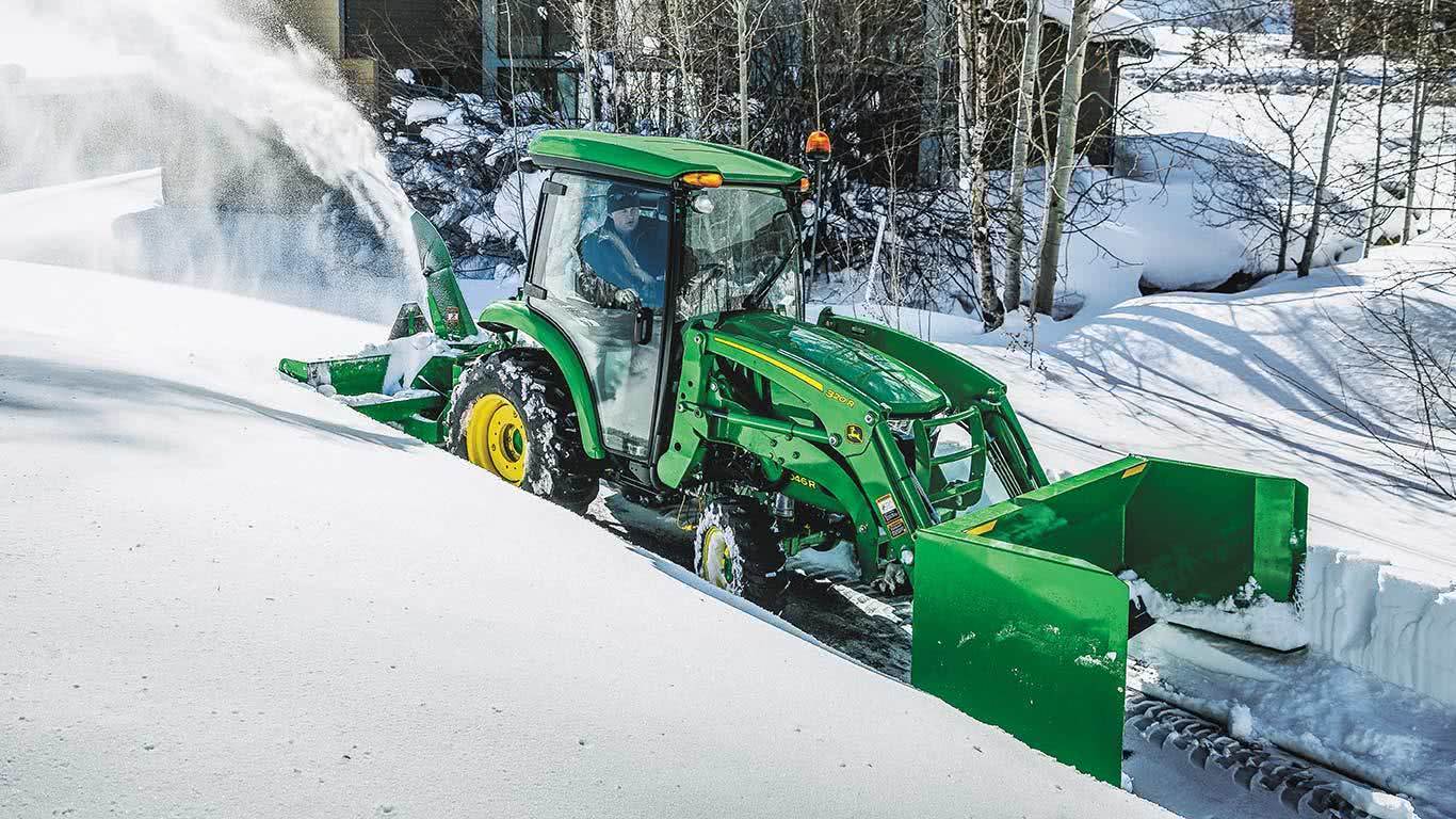 John Deere 320R 