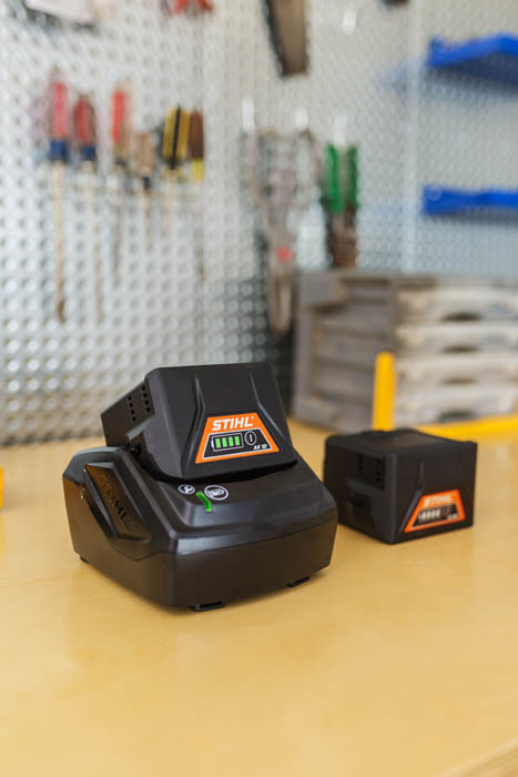 Alternate Image of STIHL AK 10 Lithium-Ion Battery Battery