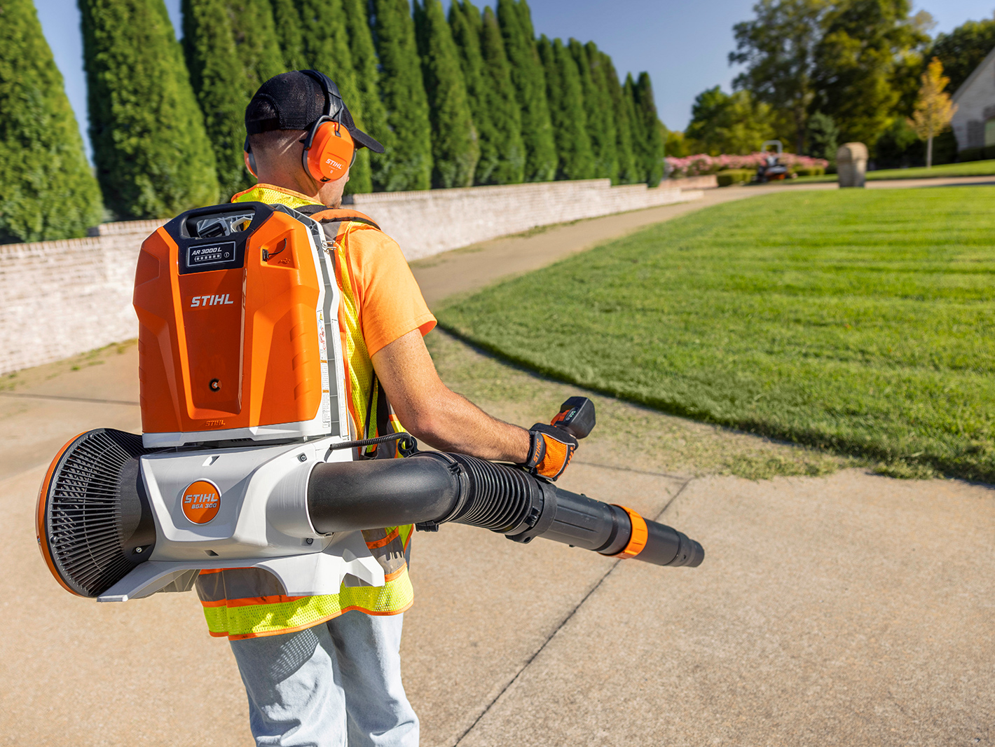 Alternate Image of STIHL BGA 300 Battery Blower