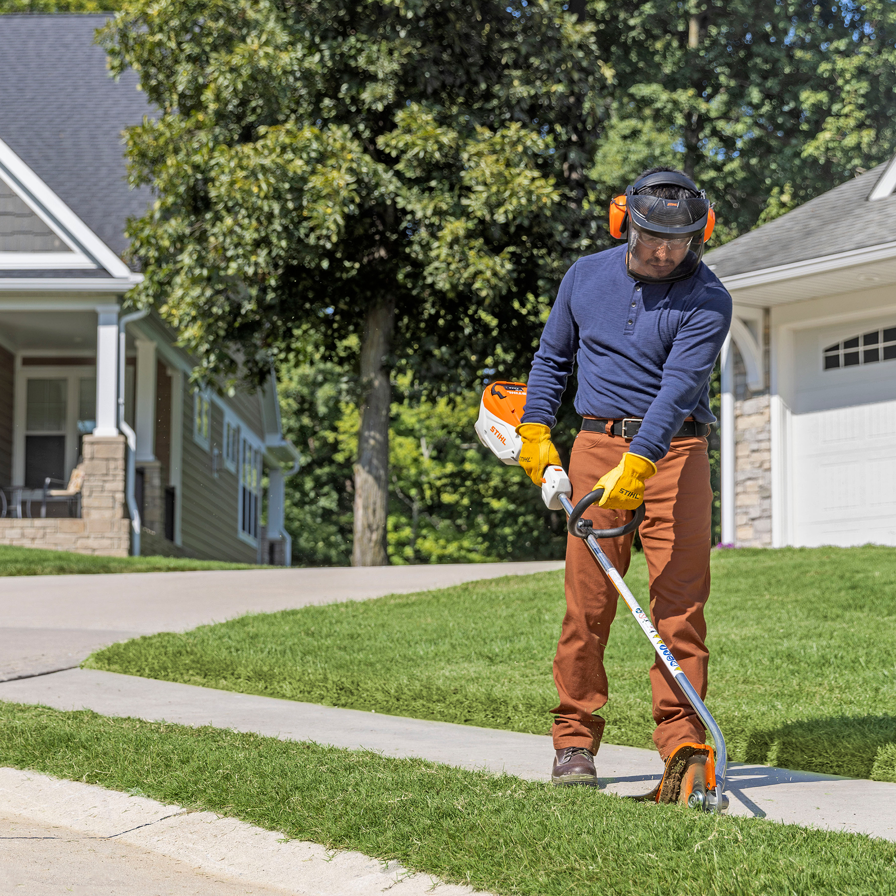 Alternate Image of STIHL FCA 80 Battery Edger