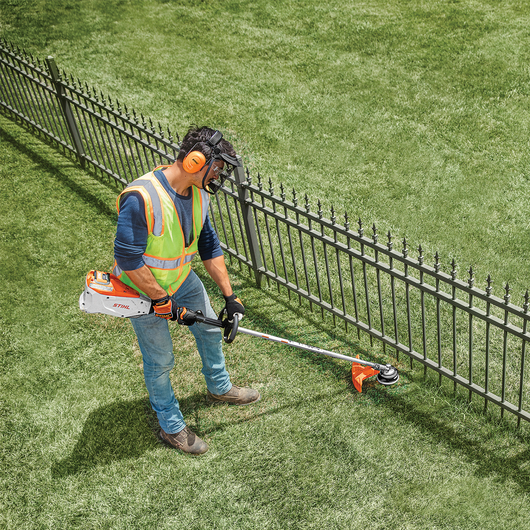 Alternate Image of STIHL FSA 135 R Battery Trimmer