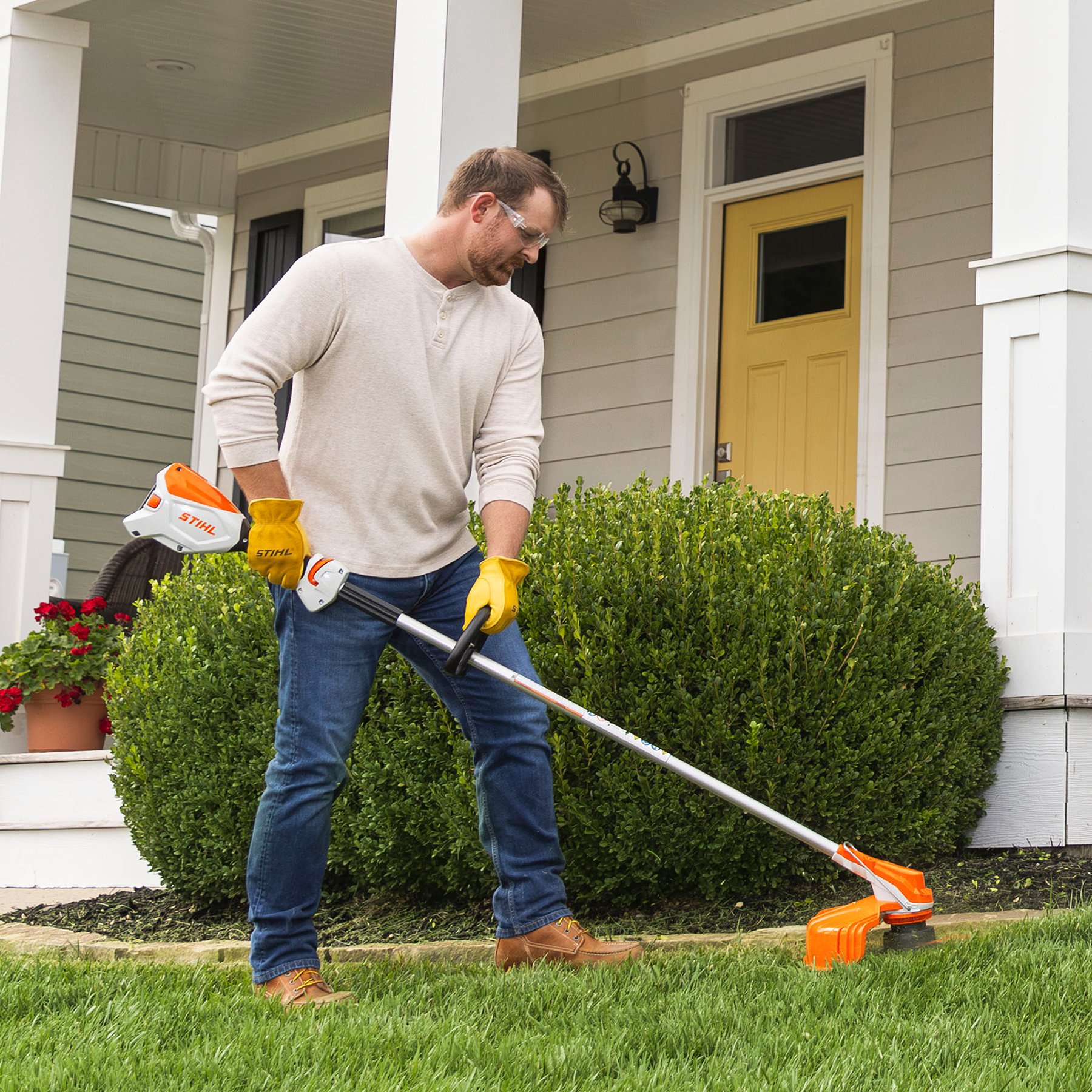 Alternate Image of STIHL FSA 60 R Battery Trimmer