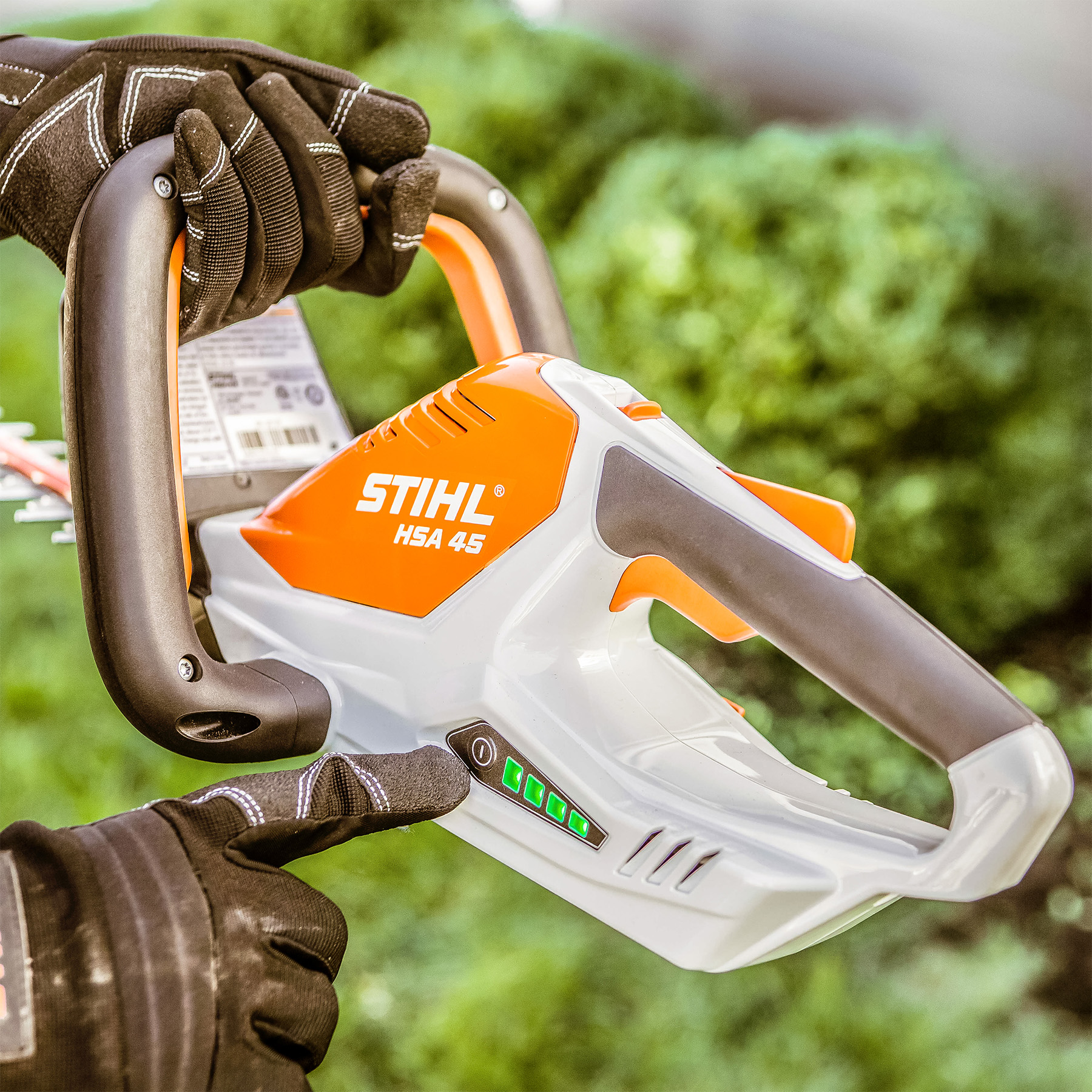 Alternate Image of STIHL HSA 40 Battery Hedge Trimmer