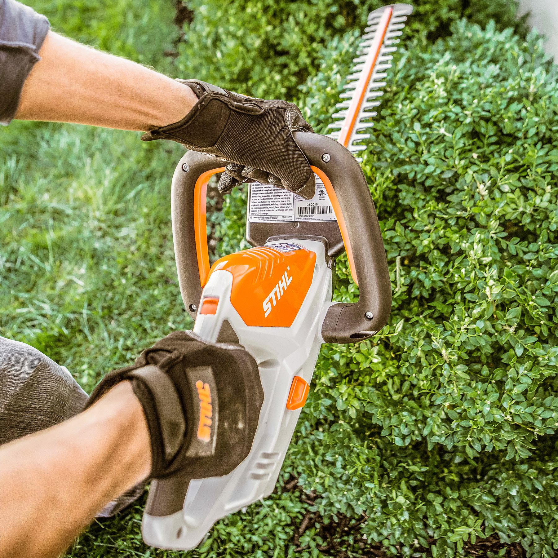 Alternate Image of STIHL HSA 40 Battery Hedge Trimmer