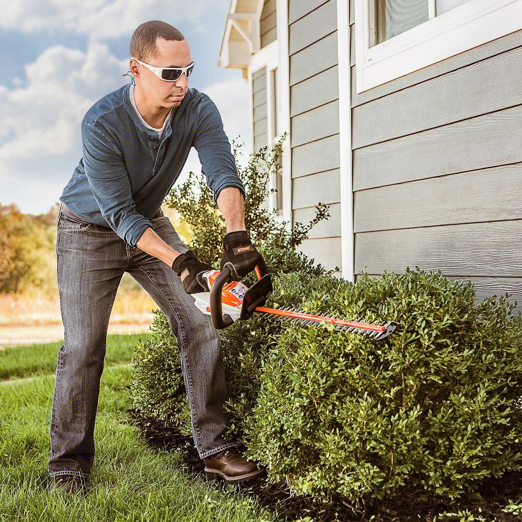 Alternate Image of STIHL HSA 40 Battery Hedge Trimmer
