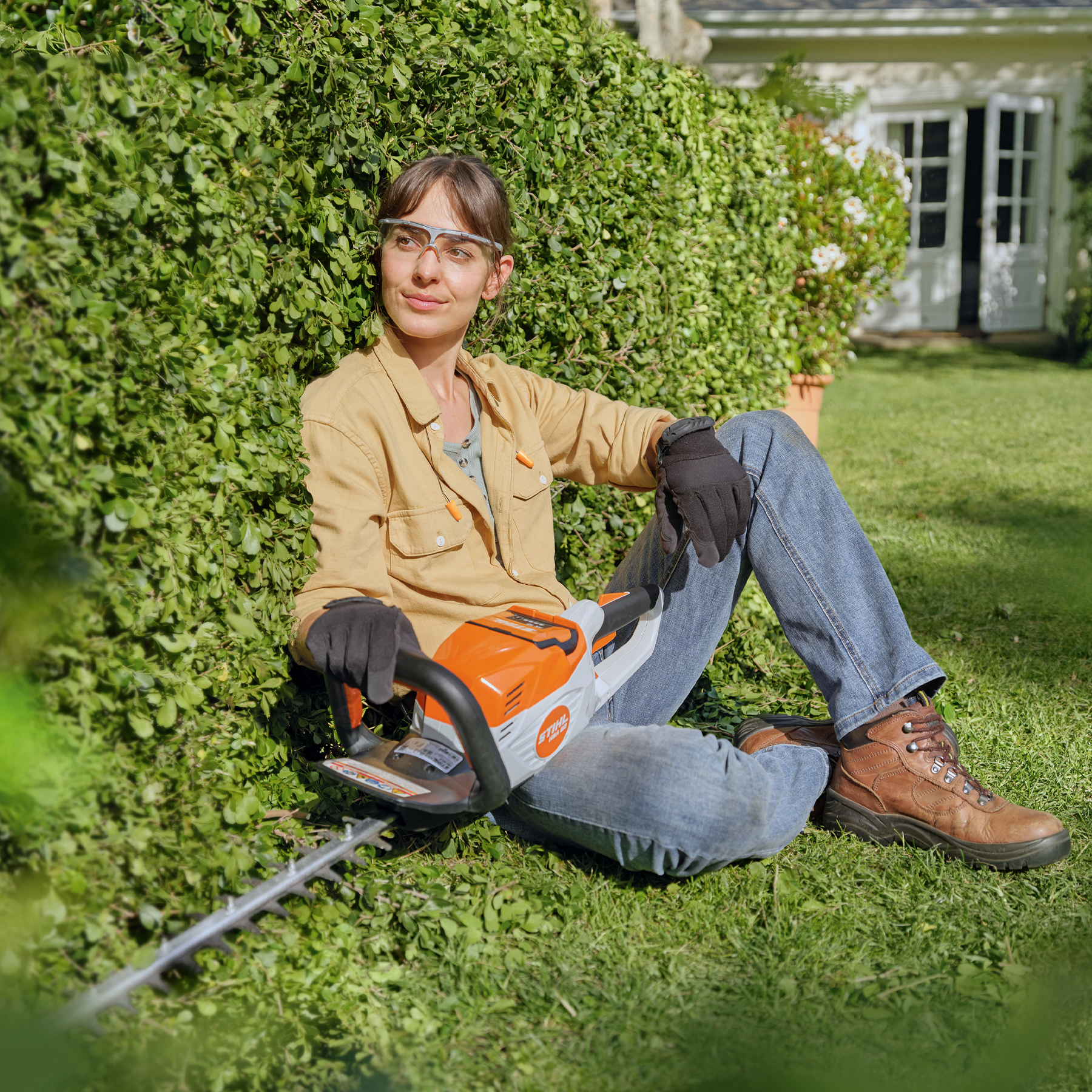 Alternate Image of STIHL HSA 60 Battery Hedge Trimmer