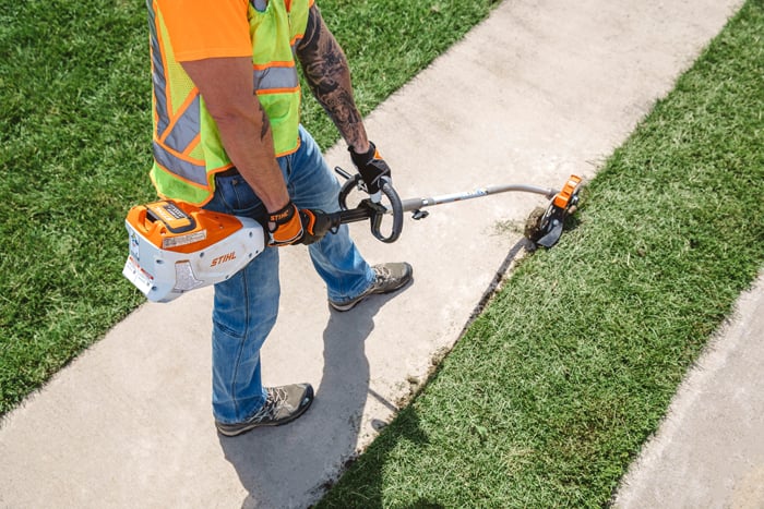 Alternate Image of STIHL KMA 135 R Battery KombiSystem